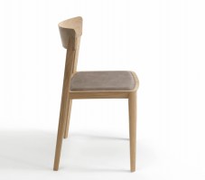 Mia dining chair in Oak with leather seat